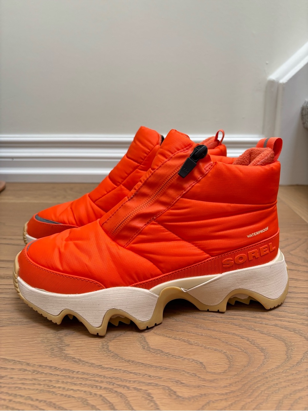 Sorel Kinetic Short Waterproof Boots Orange Women’s 6.5